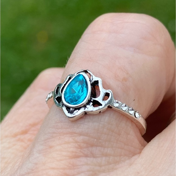 Lotus ring blue zircon silver plated with crystal accent sz 7 - Picture 7 of 8